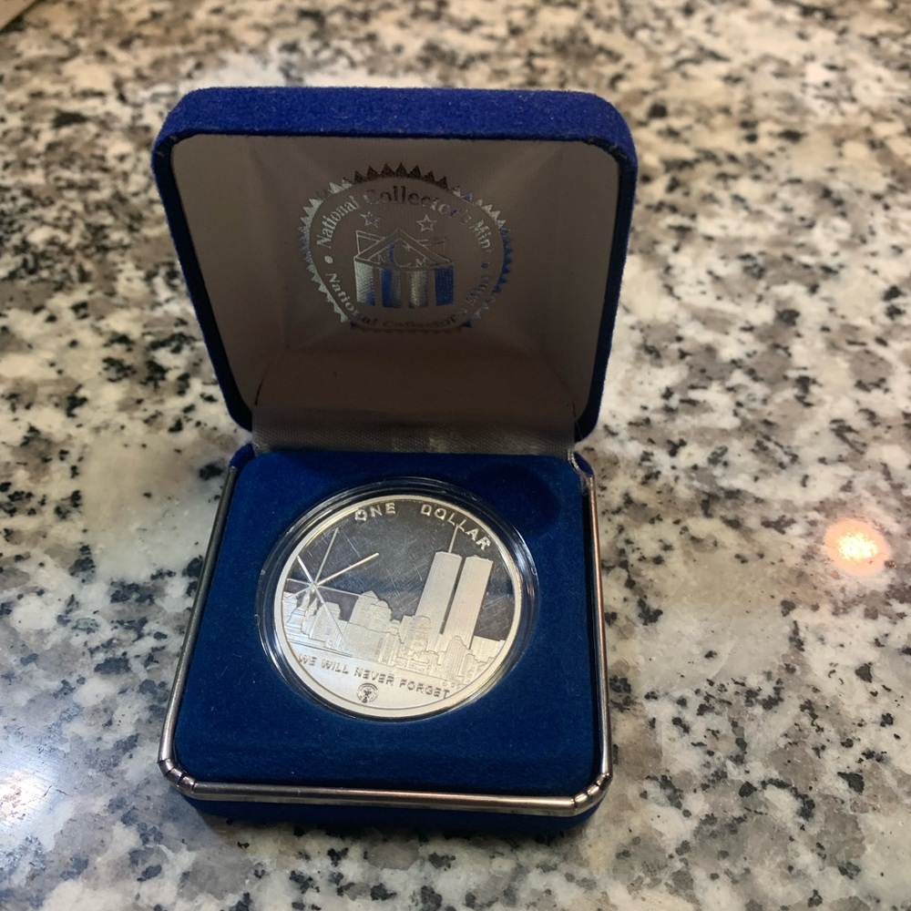 NOT FOR SALE One dollar coin -freedom tower 2004